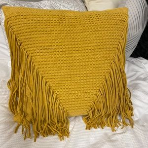Mustard yellow pillow from Marshalls, just doesn’t fit my style anymore.
